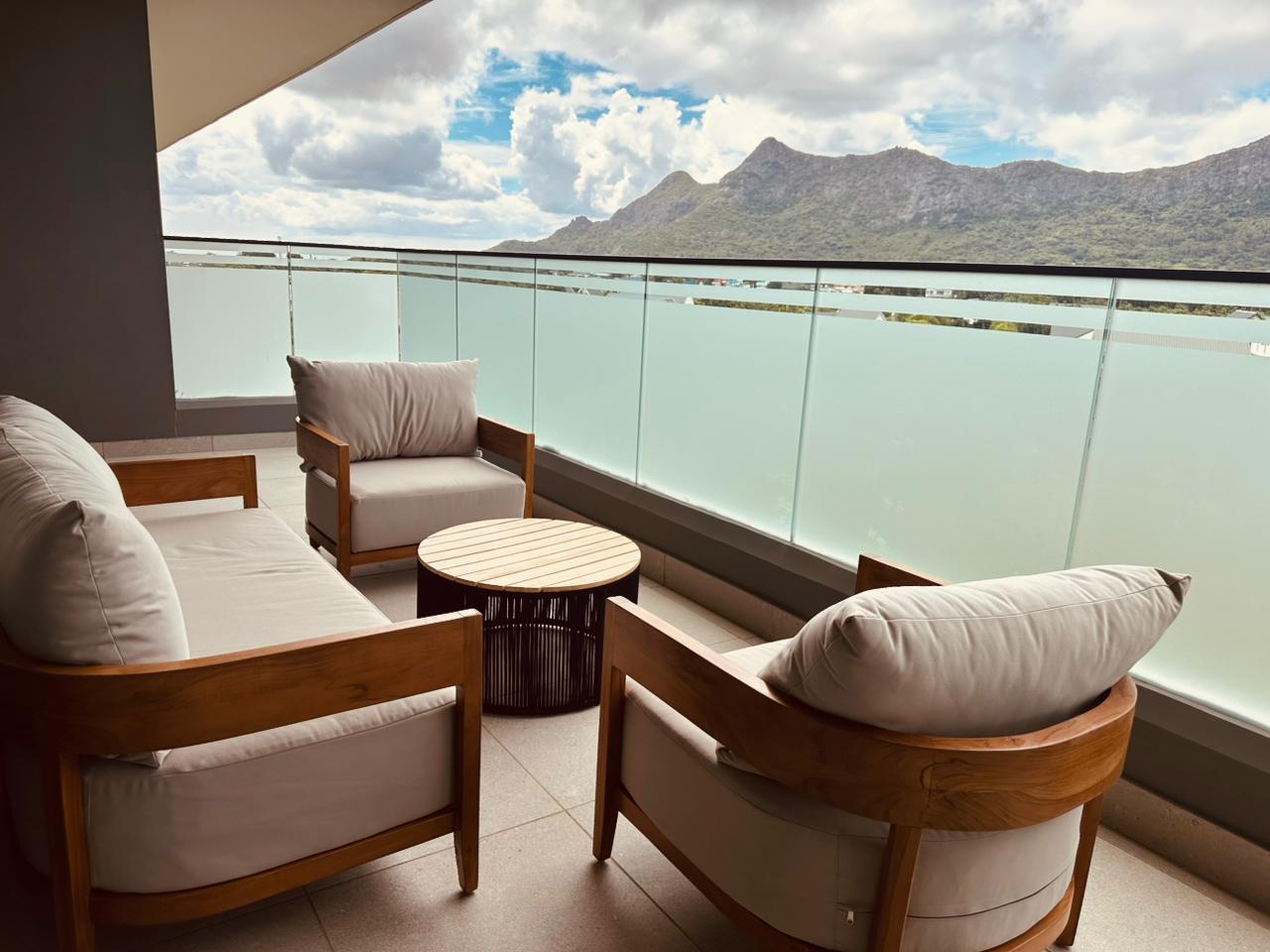 3-Bedroom Penthouse with Mountain Views – Telfair — image 12