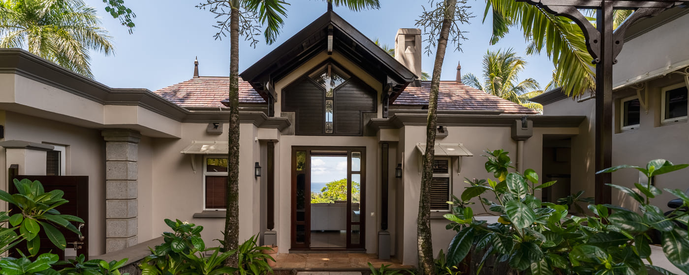 Exclusive 5-Bedroom Villa with Private Pool & Ocean Views — image 12